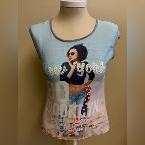 Making Fashion 90's Y2K New York graphic muscle tee women's size Small